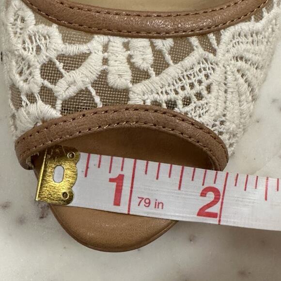 Antonio‎ Melani | Women’s 7.5 | Cream Lace Peep-Toe Heels | Bridal Boho Chic - Picture 15 of 17